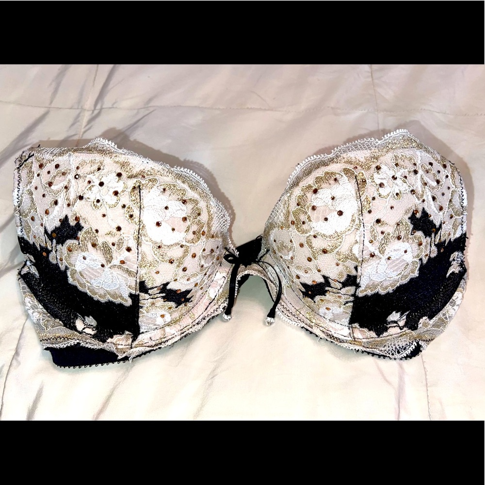 Victoria’s Secret’s Very Sexy Push Up